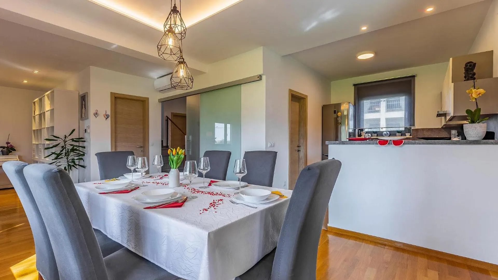 Awesome Home In Pula With Kitchen Holiday home